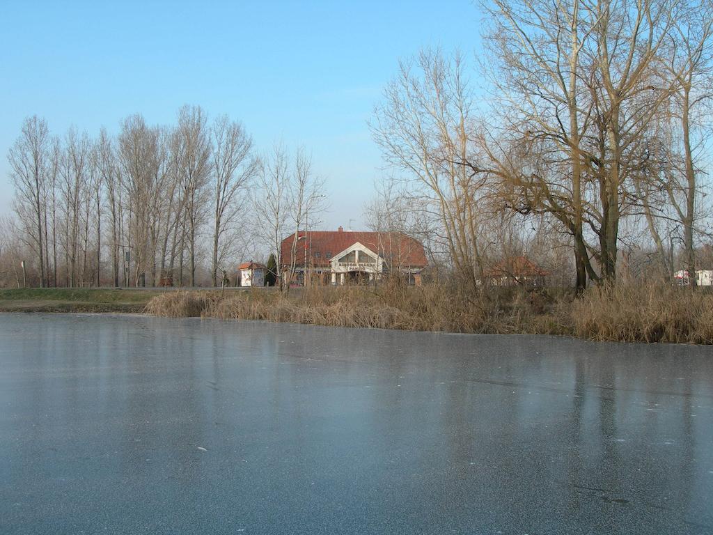 Kigyosi Csarda & Panzio Bed and Breakfast Fulopszallas Buitenkant foto